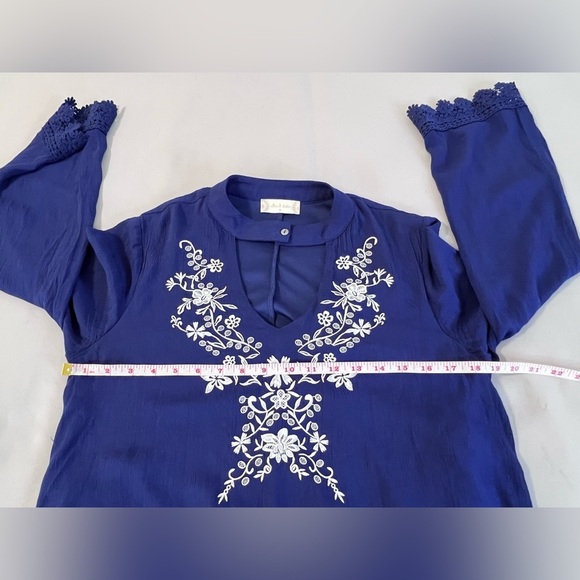 Altar'd State Women’s Navy Blue Floral- Embroidered V-Neck Mini Dress Sz M Boho‎ - Picture 4 of 8